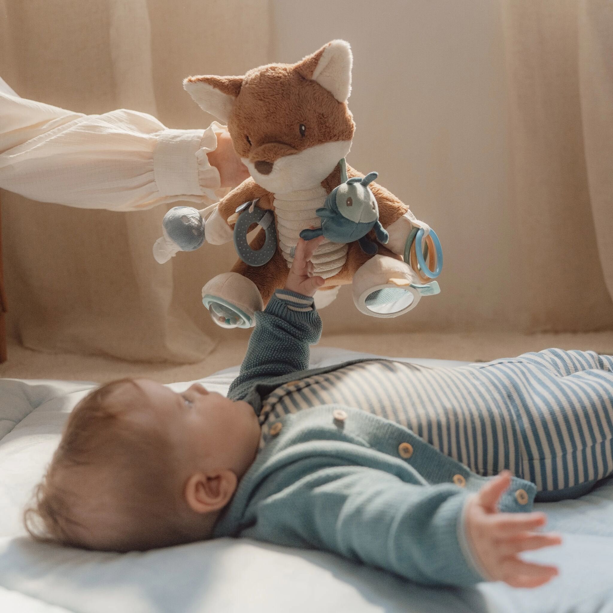 Anneaux de préhension de la peluche renard Little Dutch