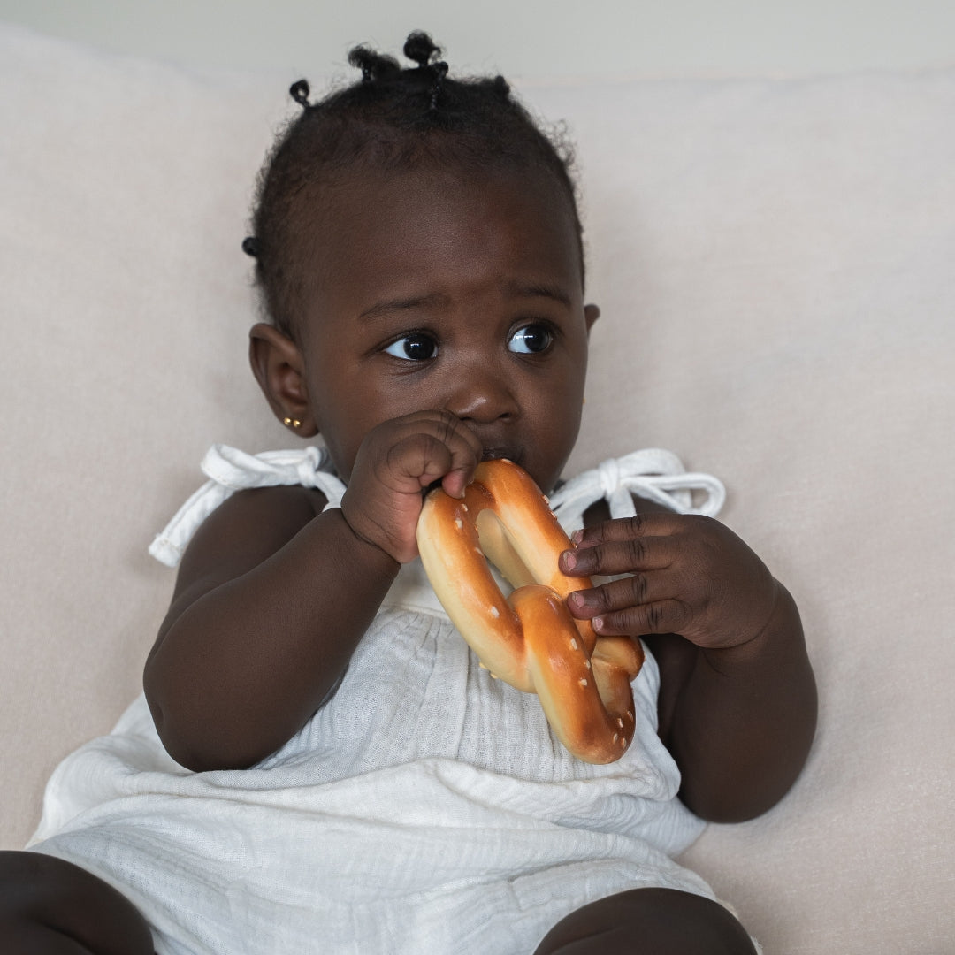 Anneau de dentition pretzel Pepe Lolaletost vu en détail