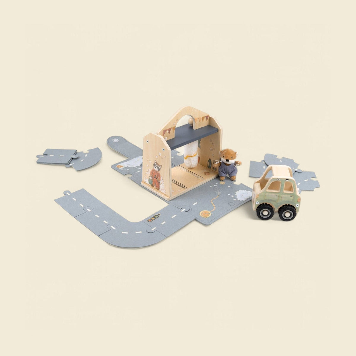 Station de lavage Mini Friends Egmont Toys avec voiture en bois, loutre en peluche et route en feutrine