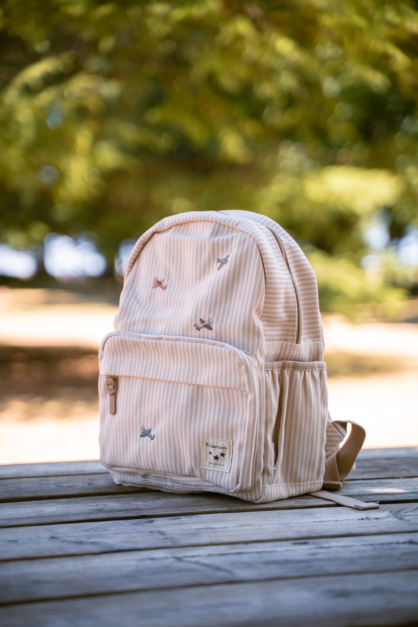 Sac à dos enfant Nostalgia rayures et avions beige