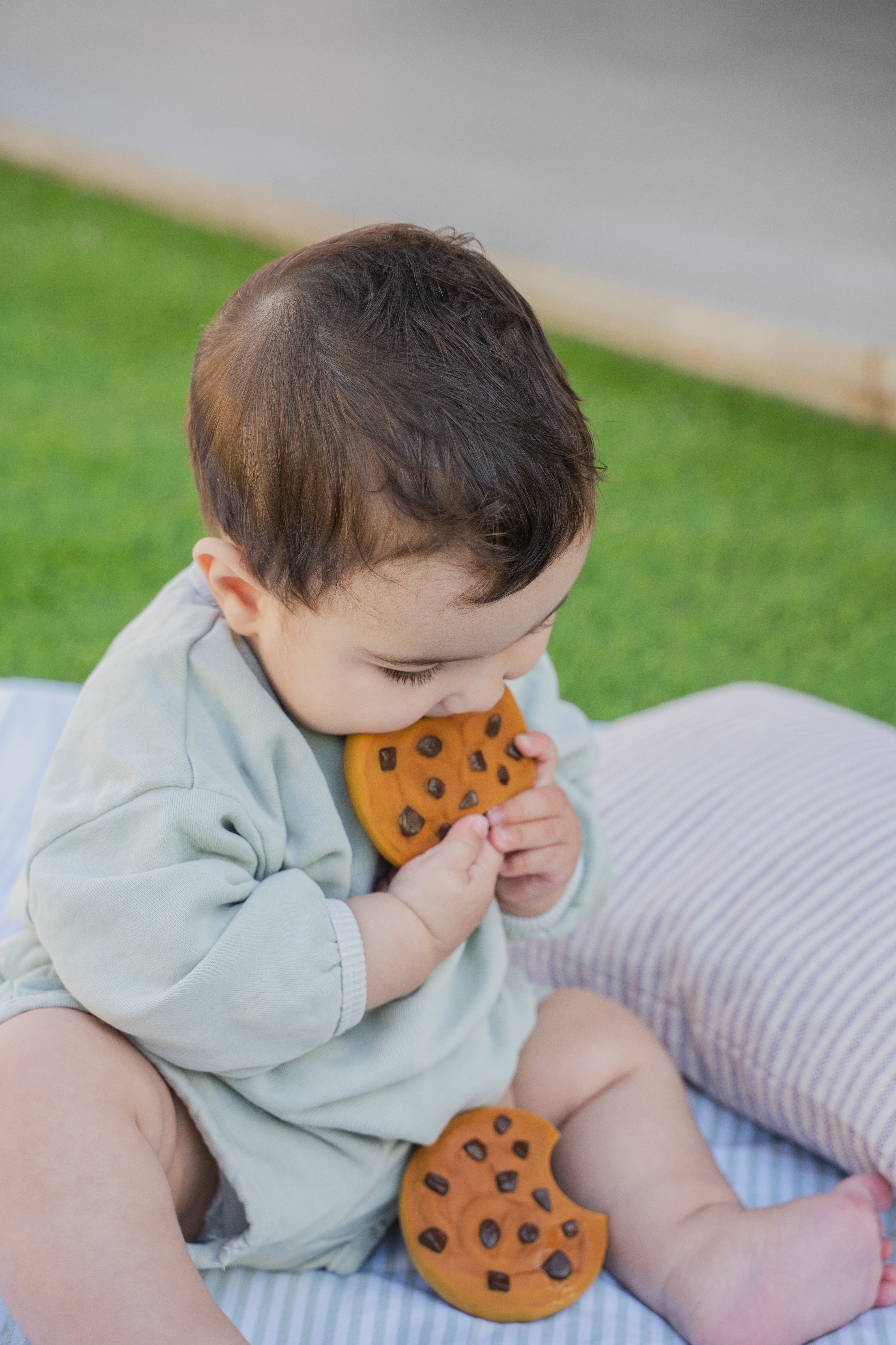 Photo lifestyle de l'anneau de dentition cookie Mari Lolaletost
