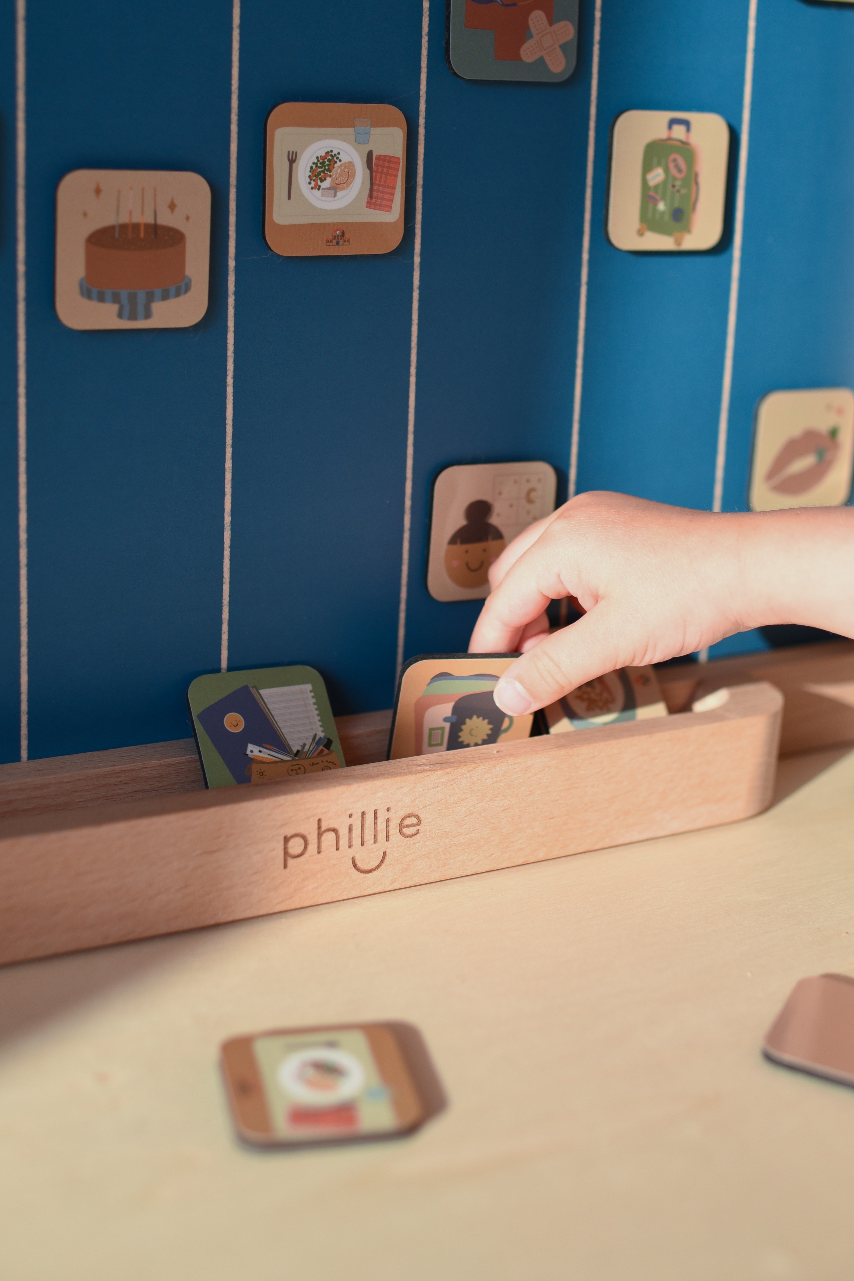 Semainier magnétique et ses magnets illustrés