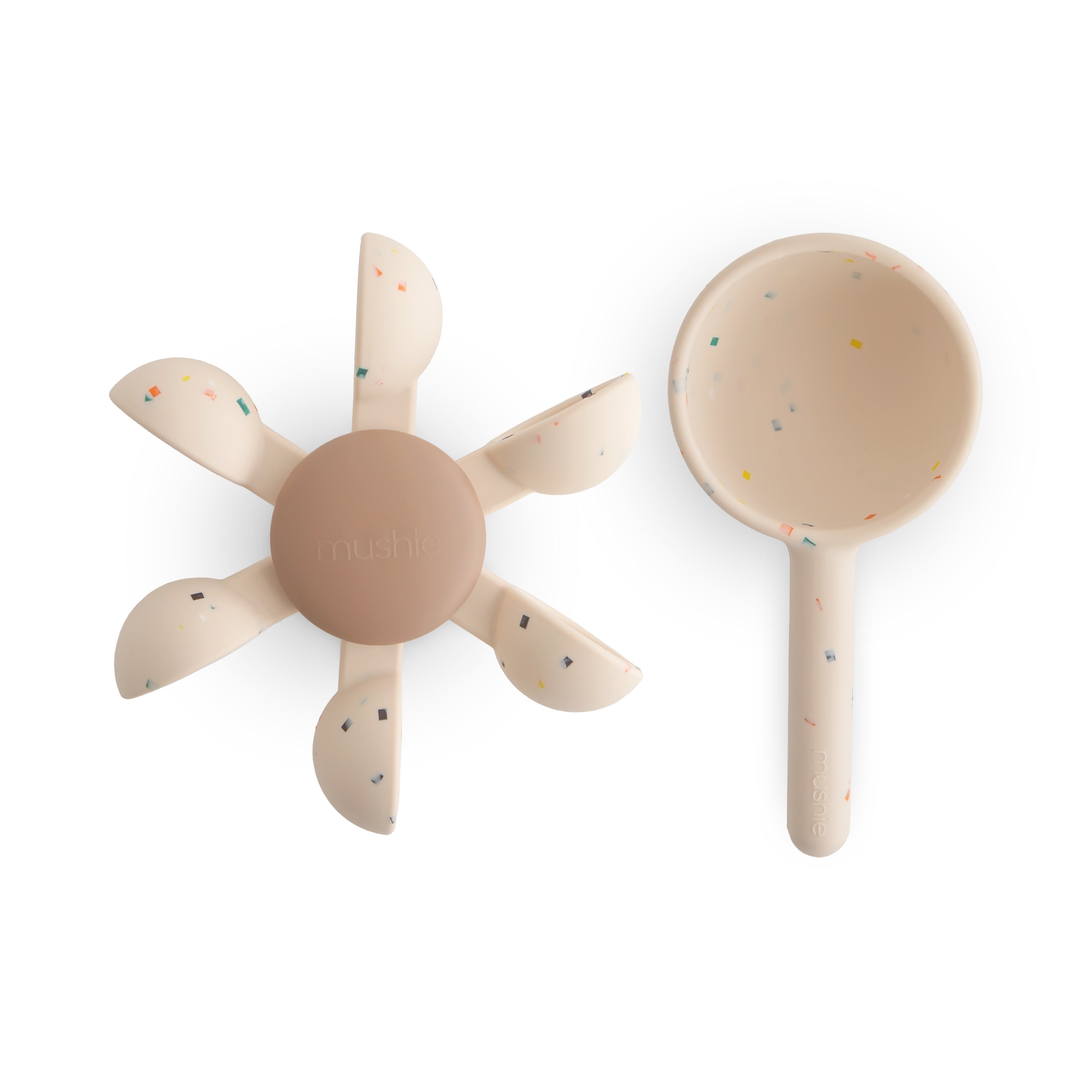 Roue à eau pour le bain Mushie avec sa cuillère assortie
