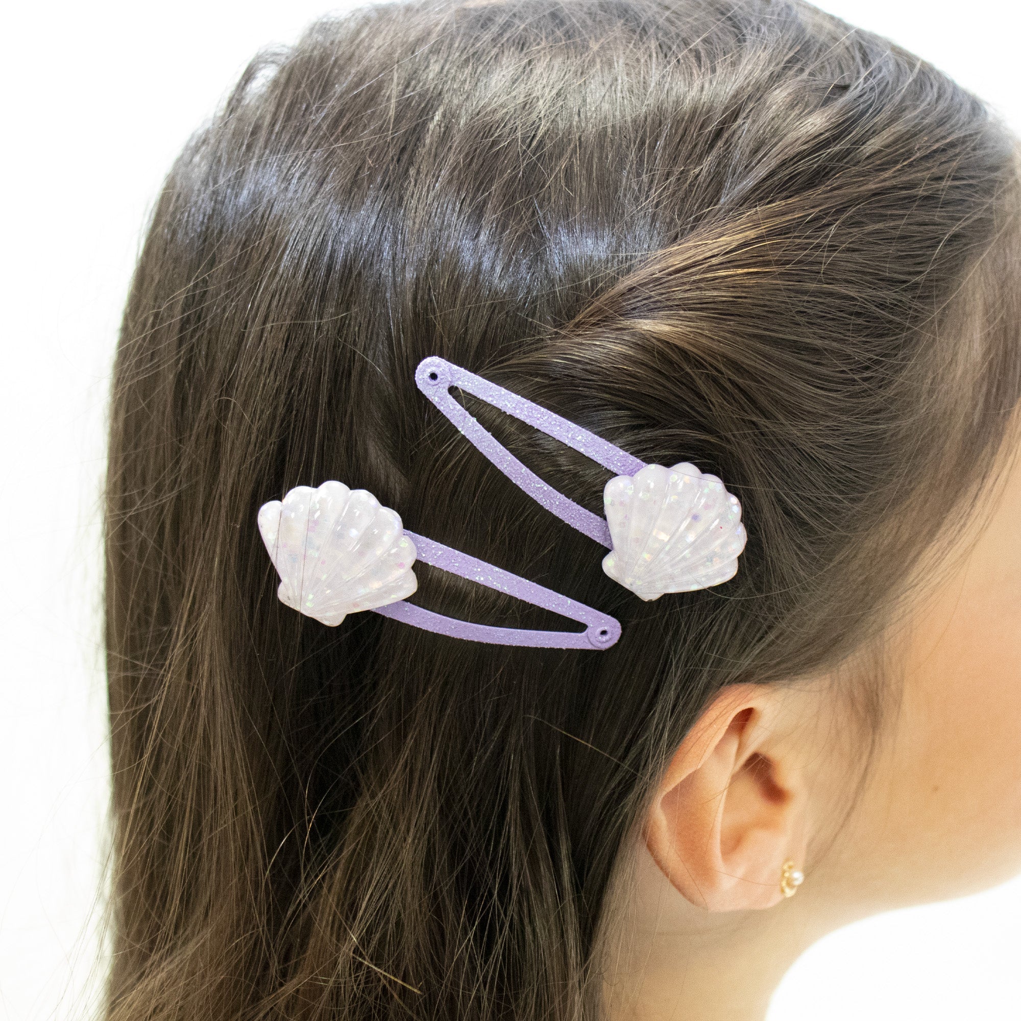 Barrette Sirènes Yuko B. portée dans les cheveux