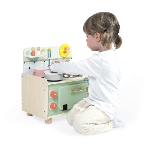Cuisine enfant Mamie Soleil Janod avec ses 9 accessoires
