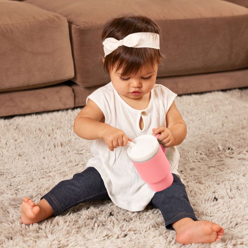 Tasse en silicone Melon Infantino en situation