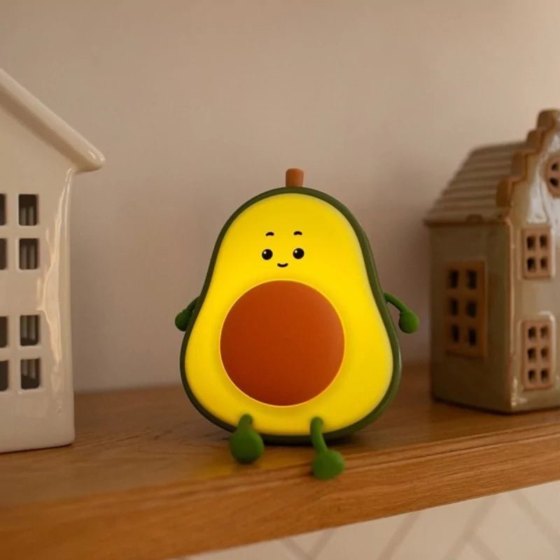 Veilleuse Avocado Mary's allumée diffusant une lumière chaude