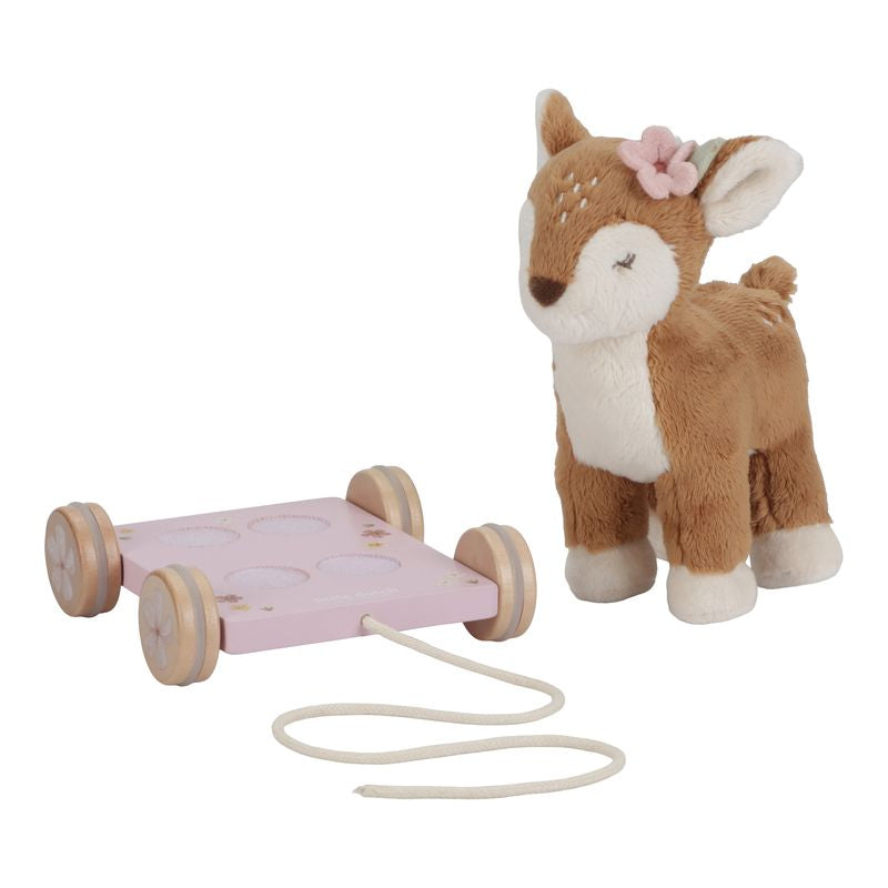 Éléments de la peluche à tirer faon Fairy Garden