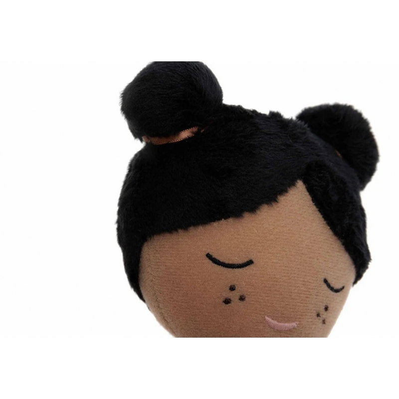 Peluche poupée Daisy Jollein, ambiance chambre