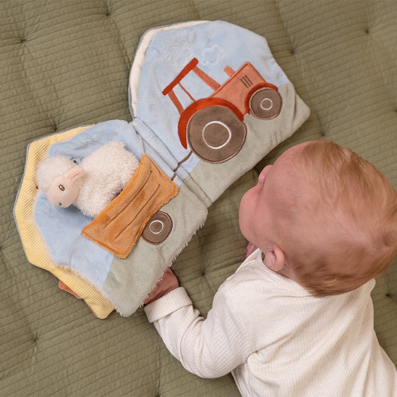 Livre tissu Little Farm en forme de grange