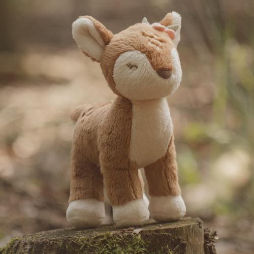 Peluche faon dans l'univers Fairy Garden