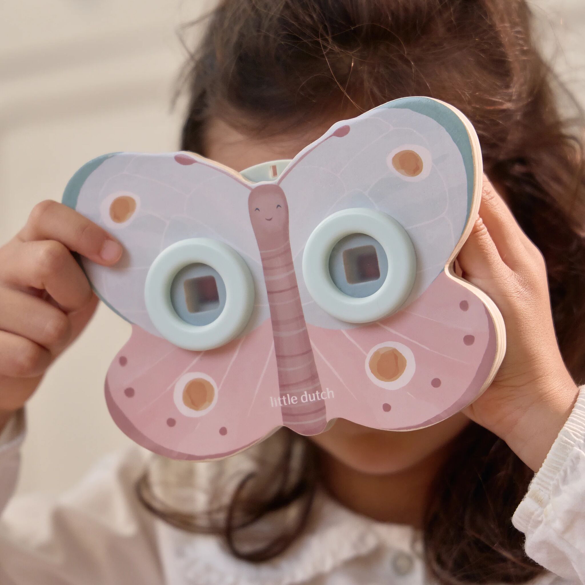 Visionneuse papillon Little Dutch, moment de jeu