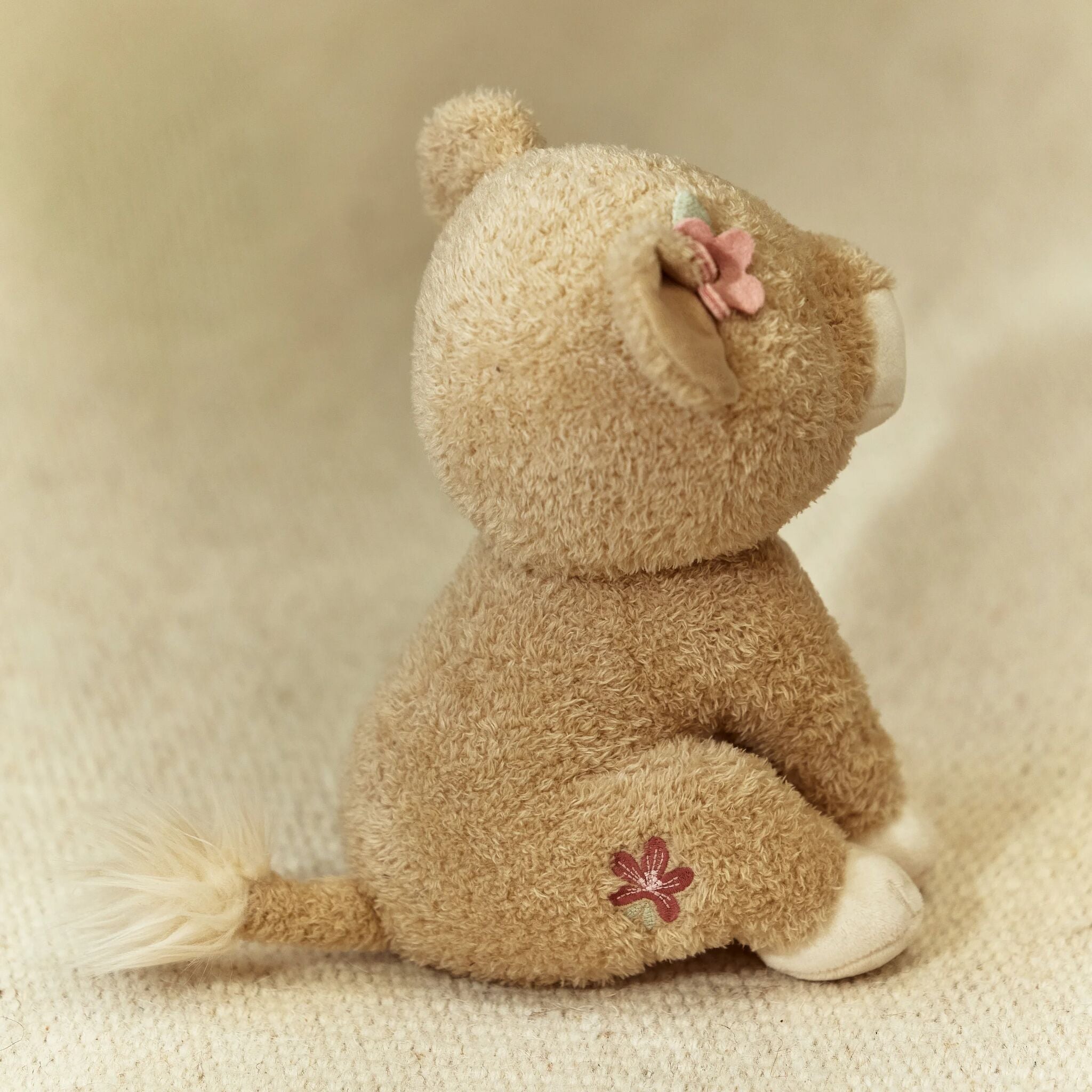Lionne Safari Friends Little Dutch de profil