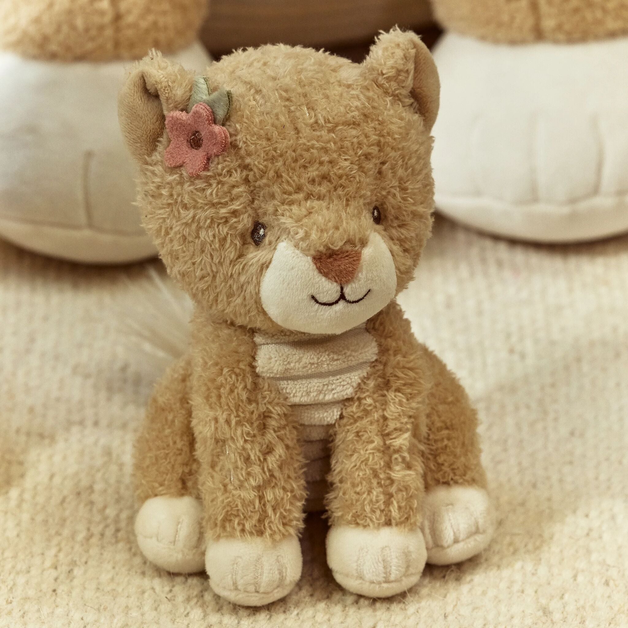 Lionne Safari Friends posée dans une chambre d'enfant
