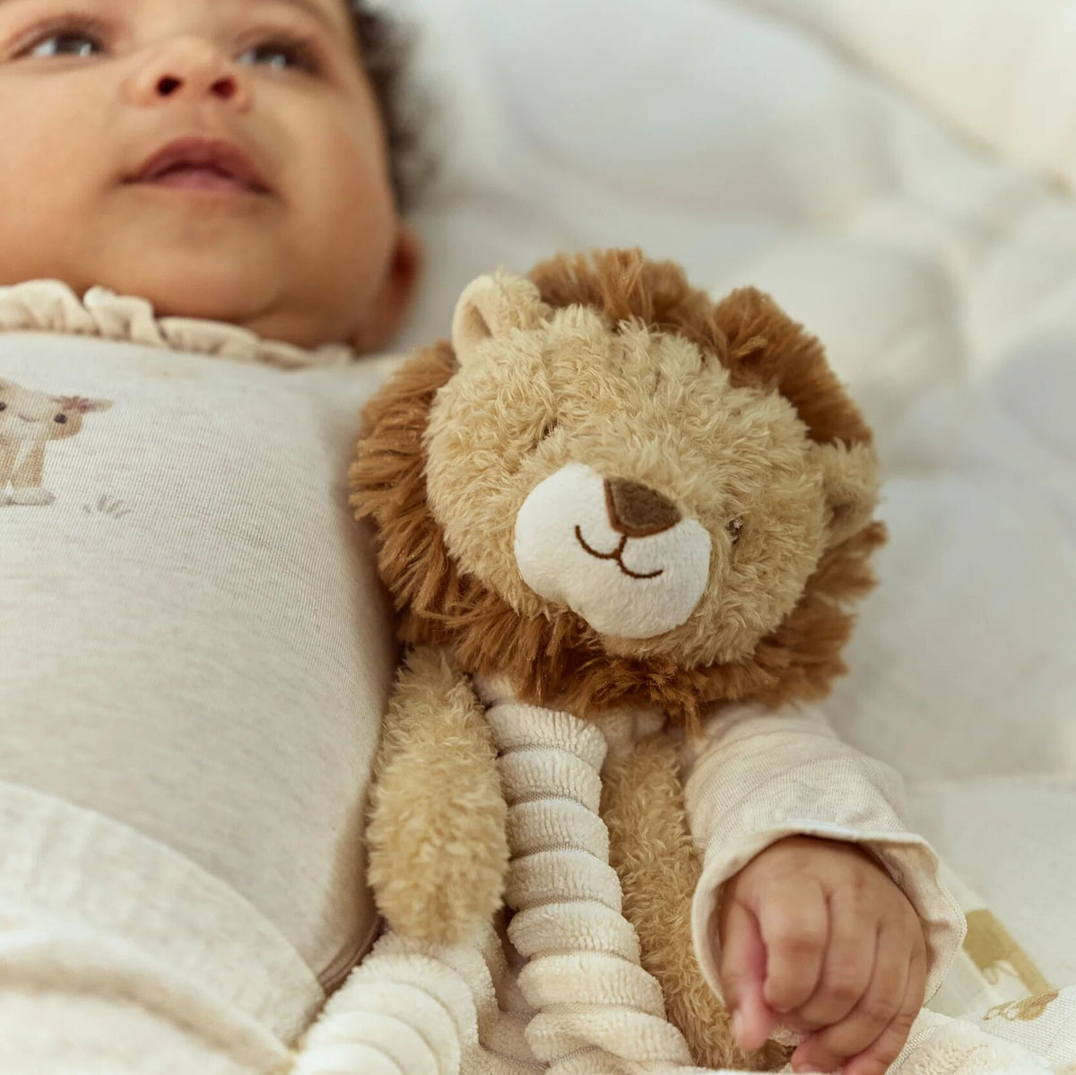Crinière douce du doudou lion jaune Little Dutch