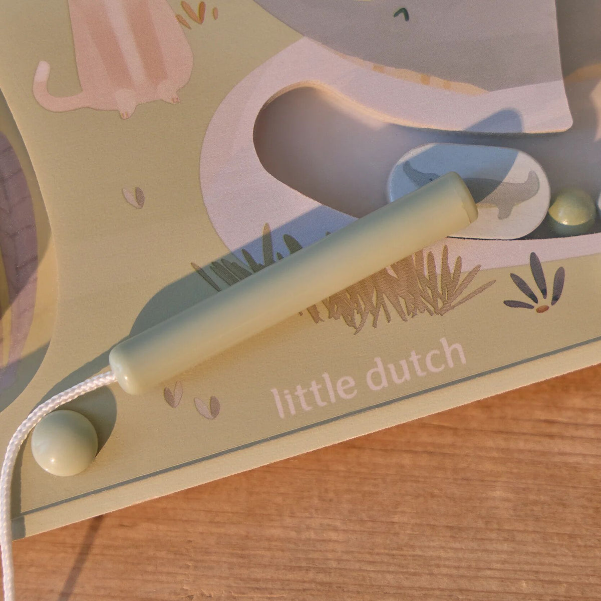 Labyrinthe magnétique Little Dutch dans une chambre d'enfant