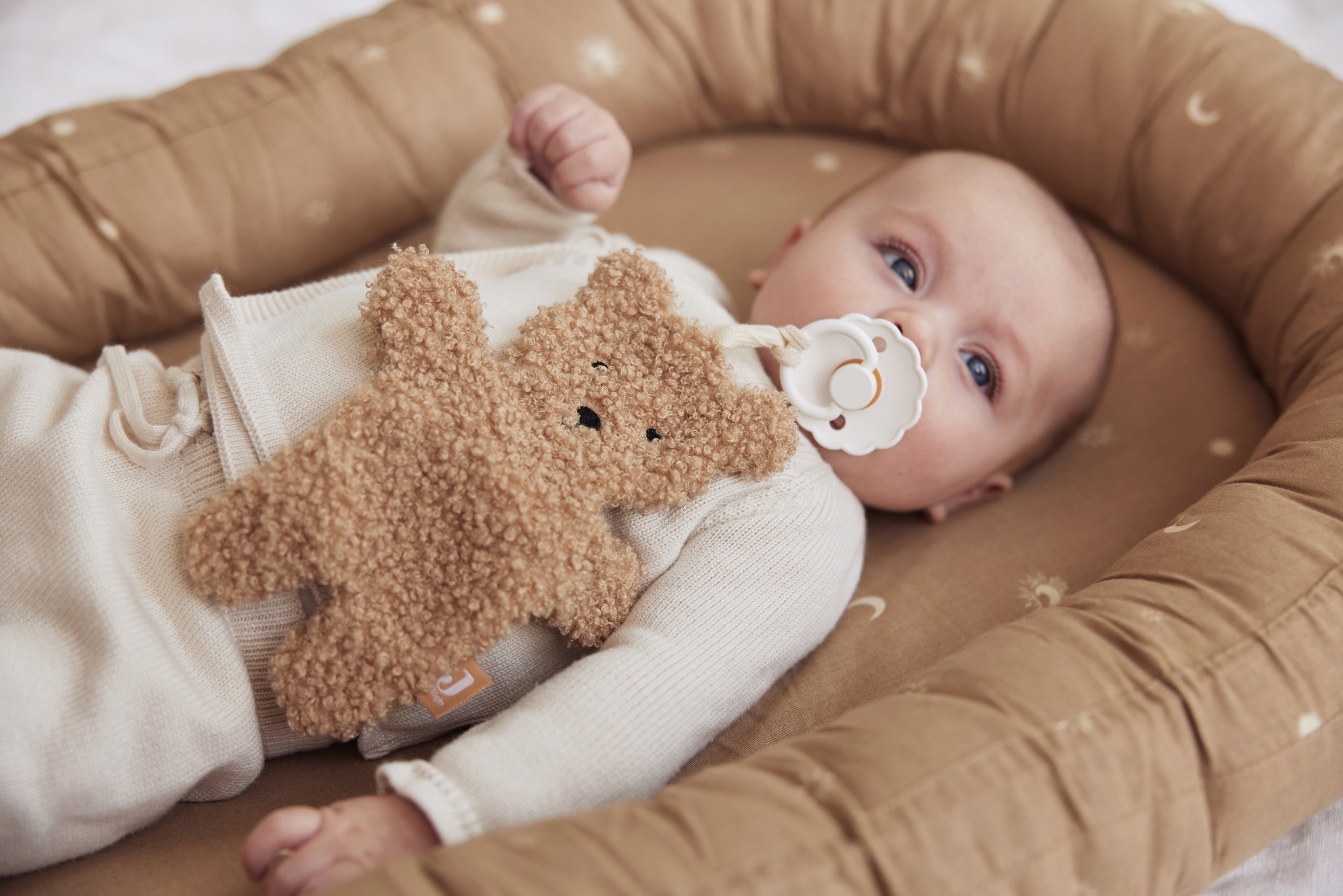 Attache sucette Teddy Bear Biscuit avec sucette