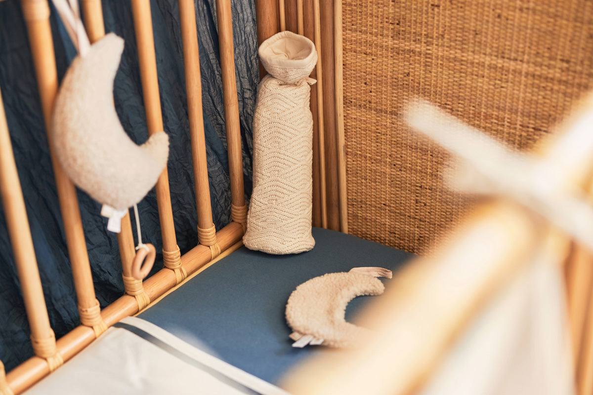 Peluche musicale Moon nougat Jollein anneau en bois