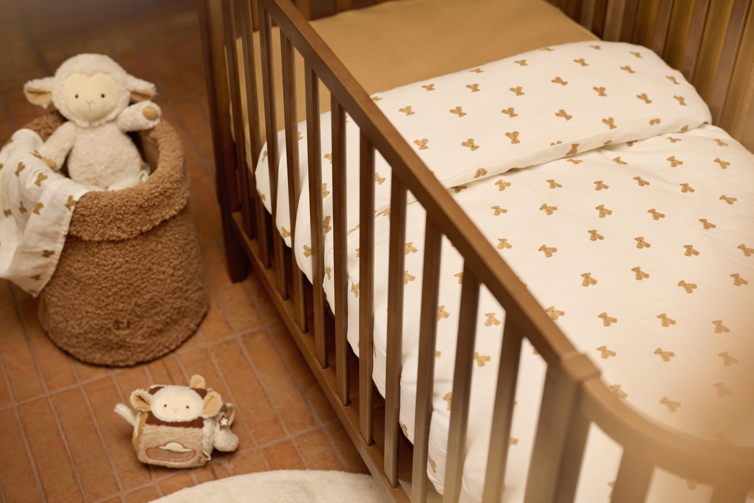 Cube d'activités Woolly Jollein, idée de cadeau de naissance