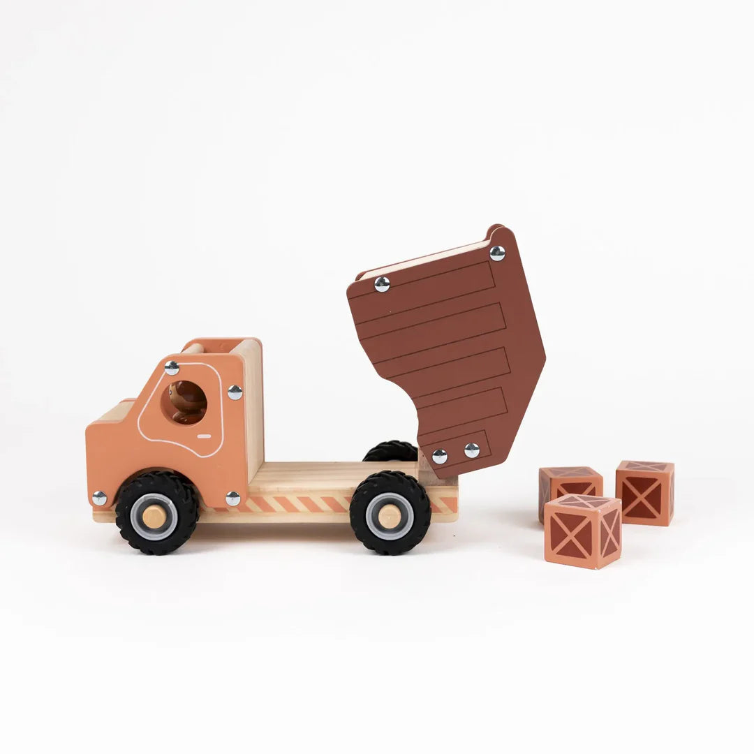 Grand camion benne en bois