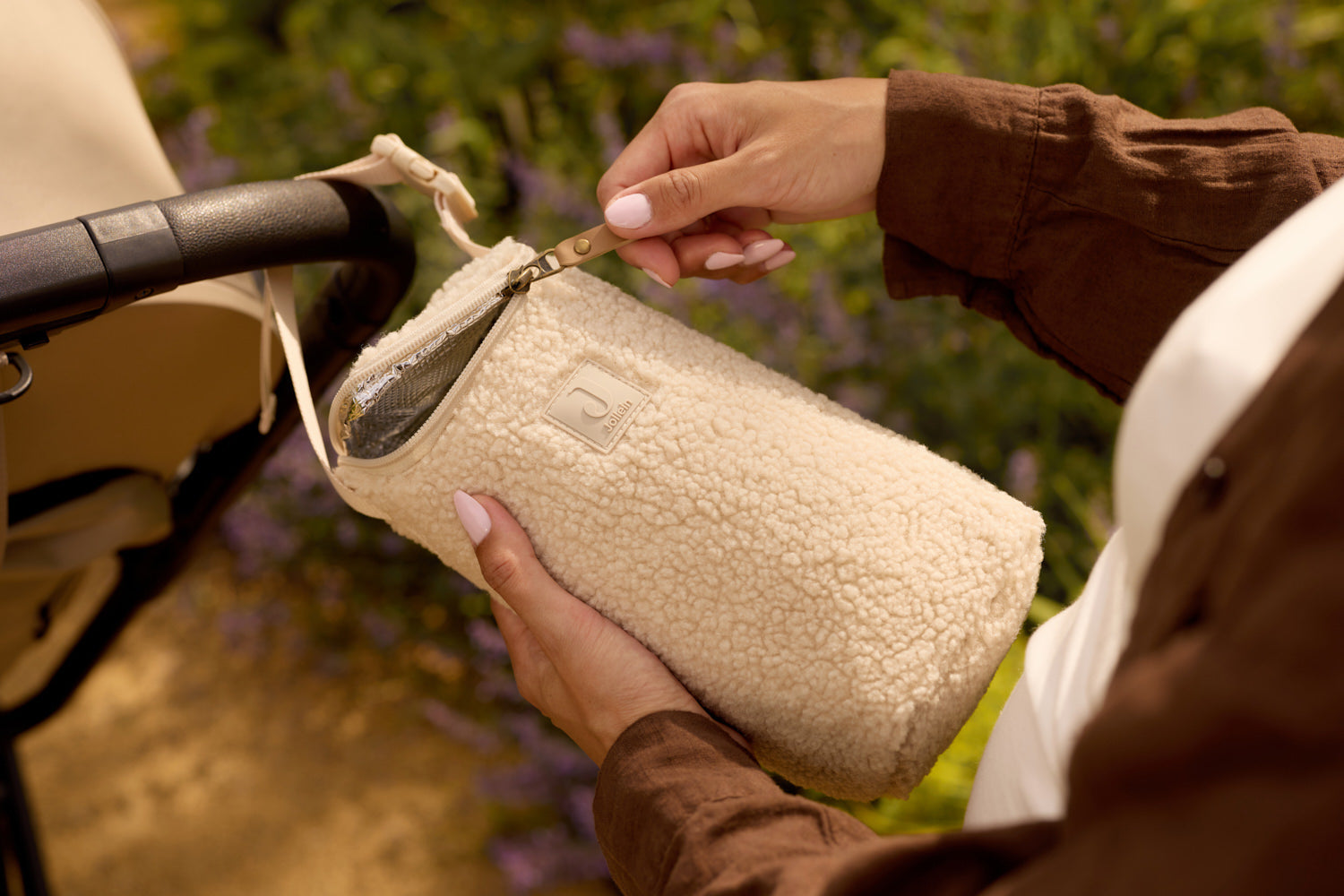 Sac isotherme à biberon Teddy Lou Jollein, matière teddy bouclée