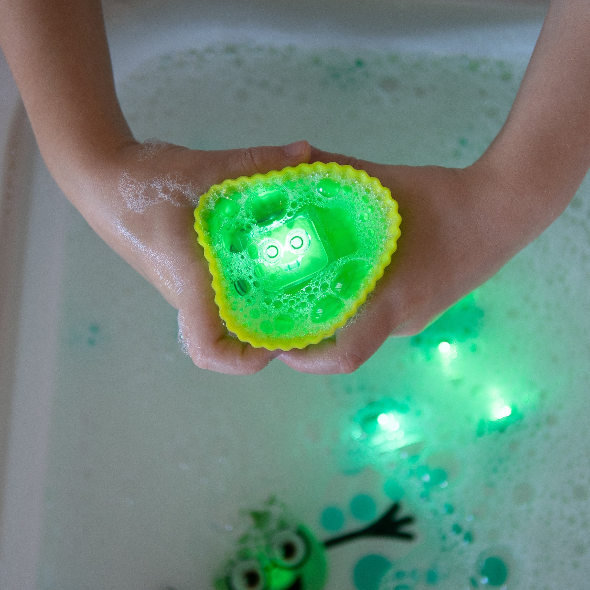 Cubes lumineux verts Pippa, jeu sensoriel dans le bain
