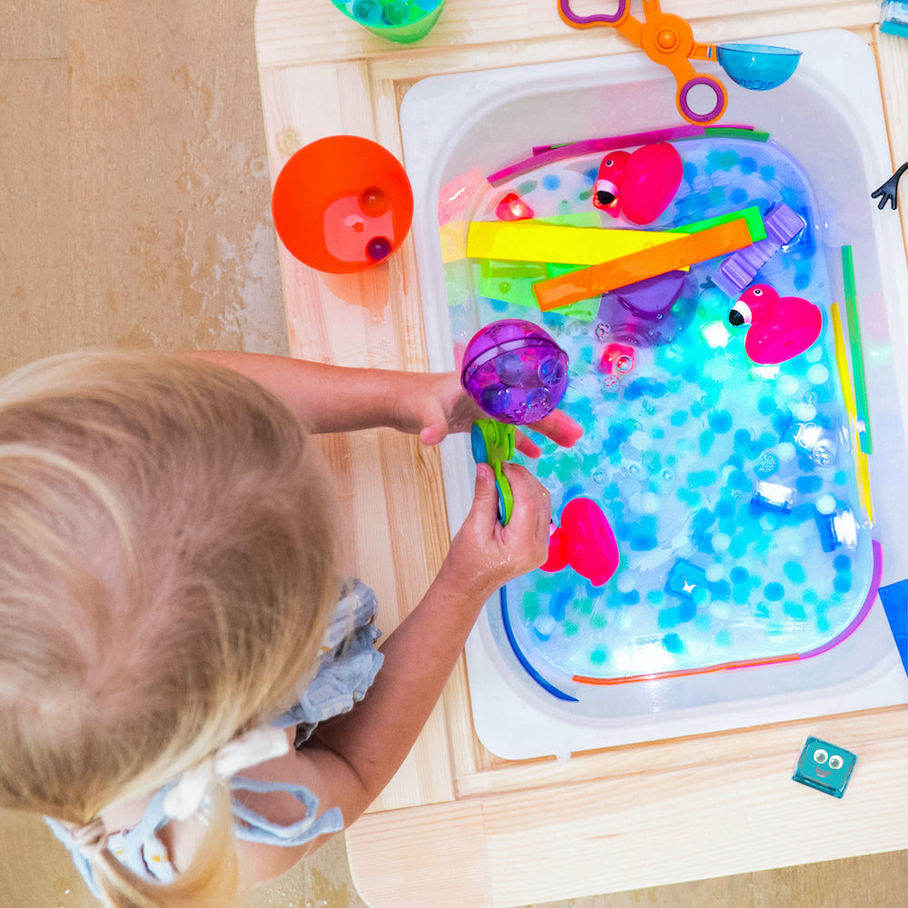 Cubes lumineux Blair bleus, jeu sensoriel dans le bain