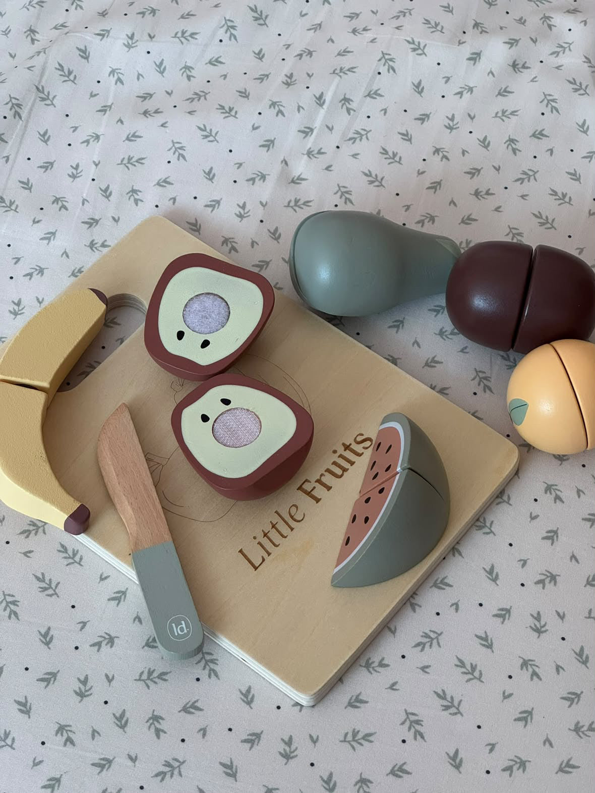 Fruits à découper en bois