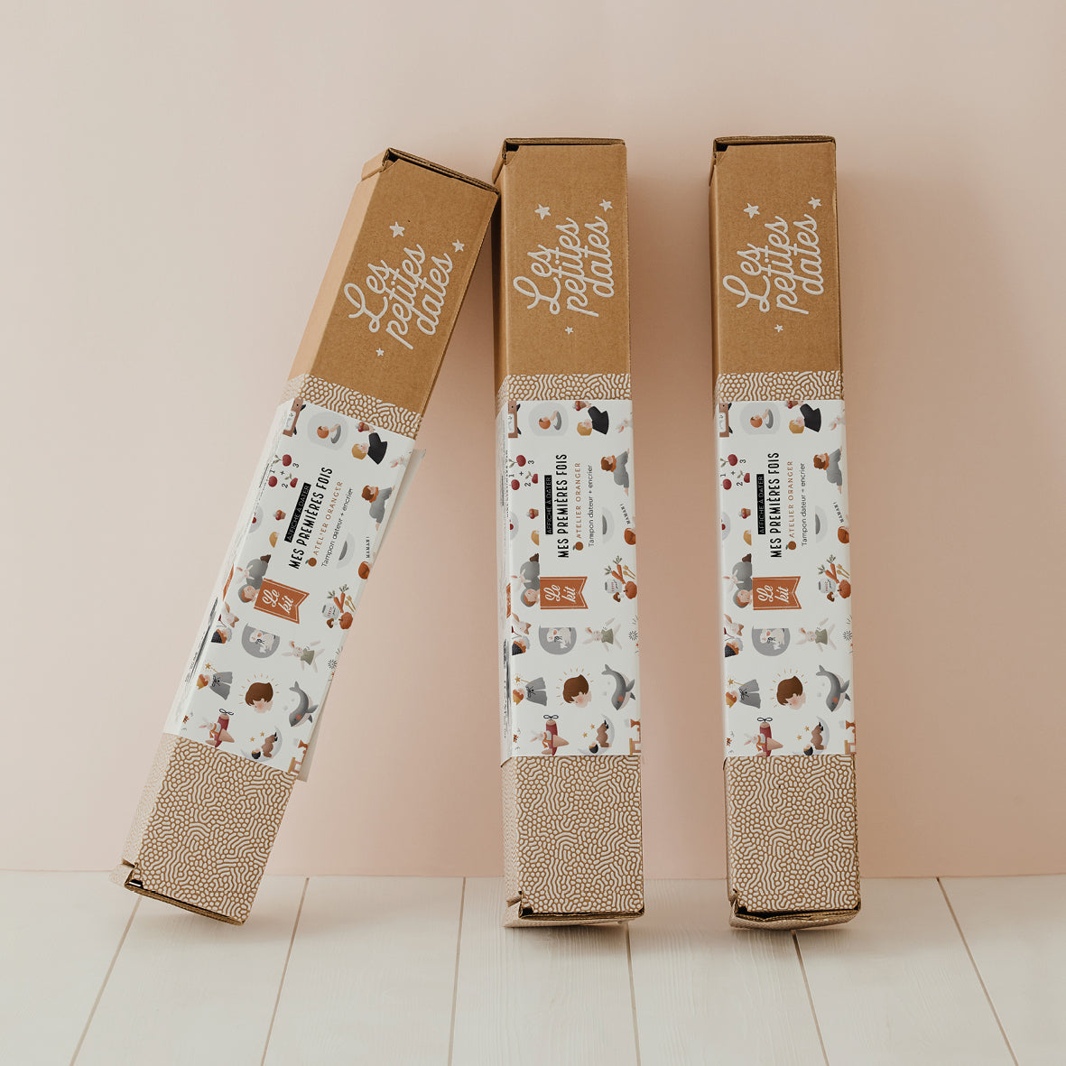 Coffret affiche Mes premières fois Atelier Oranger avec tampon dateur et encrier