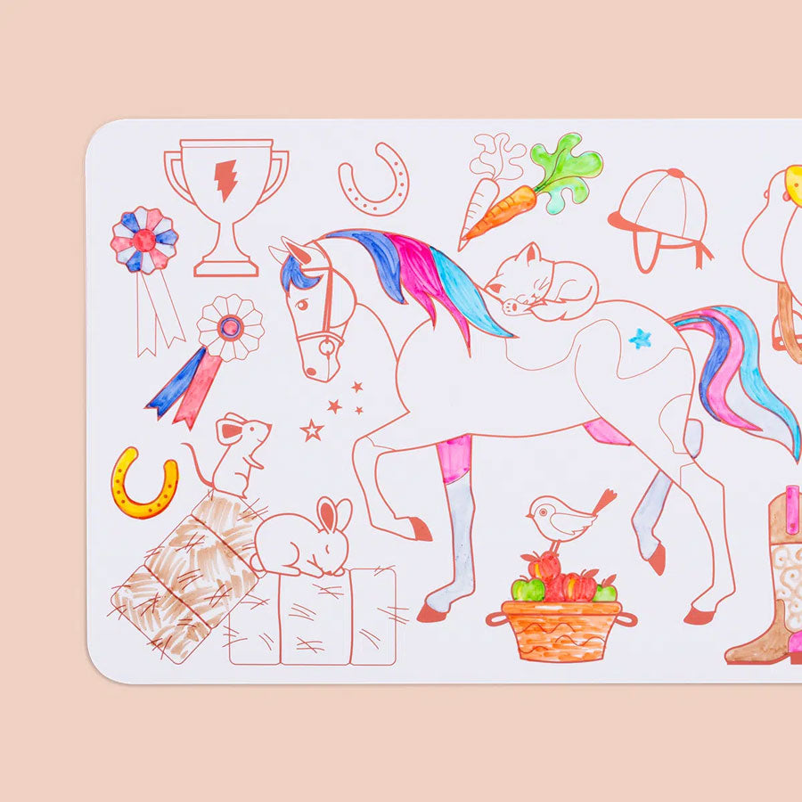 Mini set Poney Club Super Petit en cours de coloriage