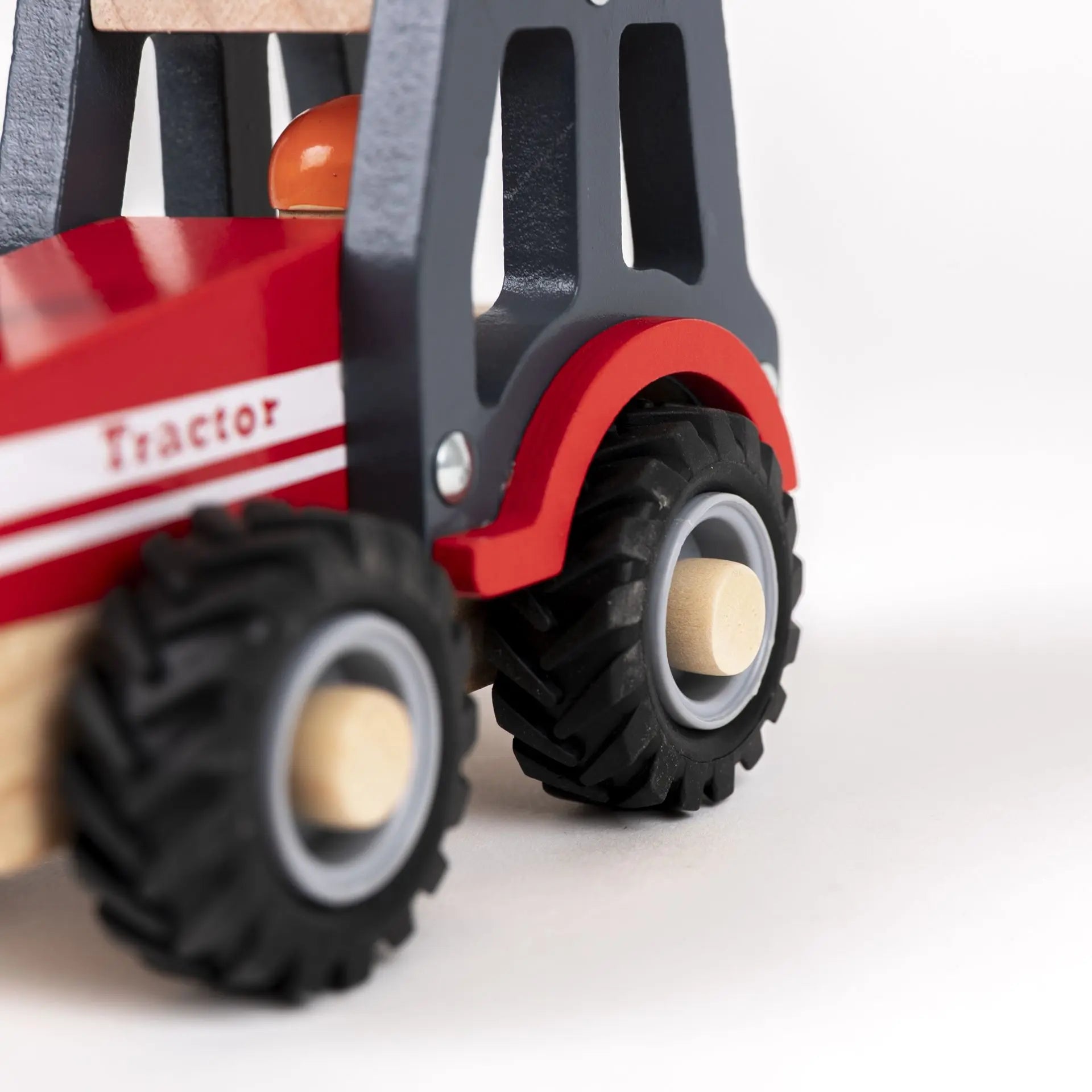 Tracteur en bois vu de dessus