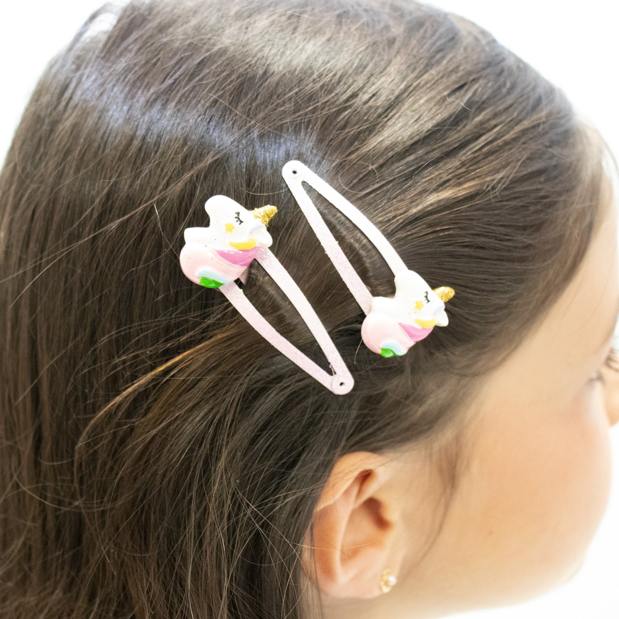 Barrettes licornes Fairy Tell Yuko B. portées dans les cheveux
