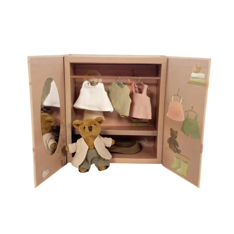 Armoire en bois avec ourson