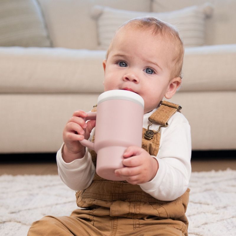 Tasse en silicone Pirouette Infantino en situation